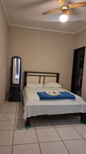 En eller flere senge i et værelse på Hotel Vitoria de Pedreira + 2 billeder