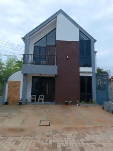 Budova, kde se prázdninový dům nachází