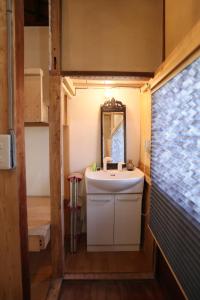 Ένα μπάνιο στο Komae Art House +54 φωτογραφίες