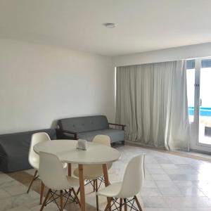 Posezení v ubytování Condo in Ocean Front Resort