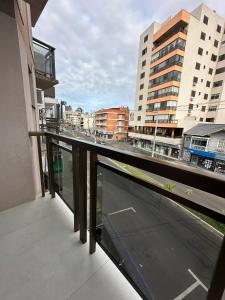 En balkon eller terrasse på Apartamento Centro Torres Jose Bonifacio