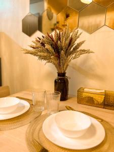 Φωτογραφία από το άλμπουμ του Oasis Suite-Shore 2 Mall of Asia Elegant apartment σε Sampong