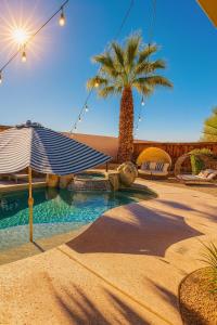 Swimmingpoolen hos eller tæt på Villa Next to Coachella Music Festival