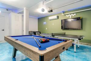 Billardbord på Villa Next to Coachella Music Festival