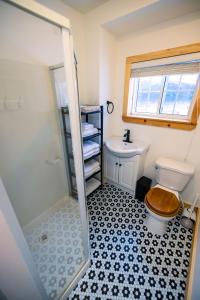 Ένα μπάνιο στο Bonne Bay Biscuit Box