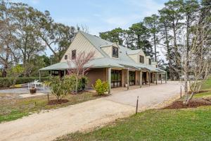 Το κτήριο όπου στεγάζεται  η παραθεριστική κατοικία