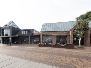 Budova, kde se apartmán nachází + 33 fotografií