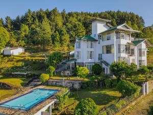 Πισίνα στο ή κοντά στο The Colonial Crest