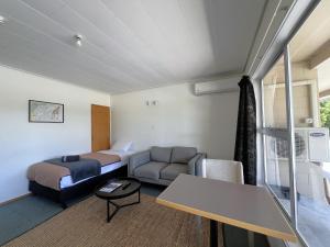 Posezení v ubytování Mt Aspiring Suite - Near Roys Peak