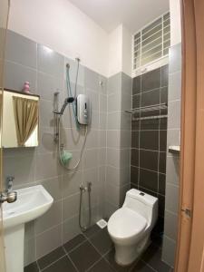 Koupelna v ubytování jm homestay semi d premium + 7 fotografií