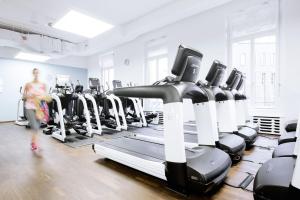 The fitness centre and/or fitness facilities at Art Déco Hotel Elite