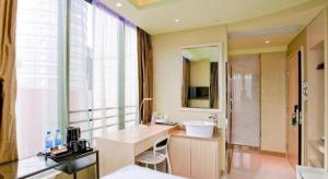 Kuchyň nebo kuchyňský kout v ubytování Harbour Bay Hotel + 278 fotografií