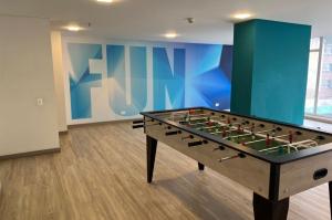 Η αίθουσα παιχνιδιών του Loft Panoramico Varun Luxury Torre Acqua