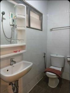 Ένα μπάνιο στο Smile Court Pattaya by Mike Group