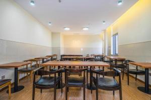 Nhà hàng/khu ăn uống khác tại James Joyce Coffetel·Shanghai Jinshan City Beach Bailian Shopping Center