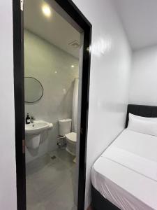 Koupelna v ubytování 20 Boeing Apt