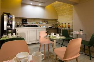 Kuchyň nebo kuchyňský kout v ubytování Hotel Duette Paris
