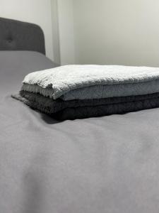 Ένα ή περισσότερα κρεβάτια σε δωμάτιο στο Книжка