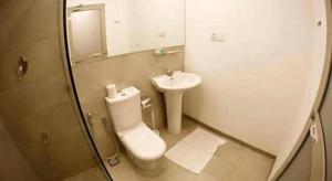 Ένα μπάνιο στο Riverside Hotel Colombo +12 φωτογραφίες