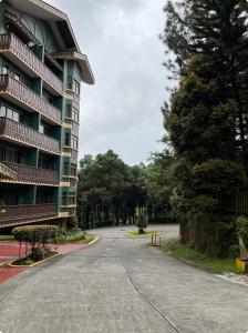 Το κτήριο όπου στεγάζεται  το διαμέρισμα