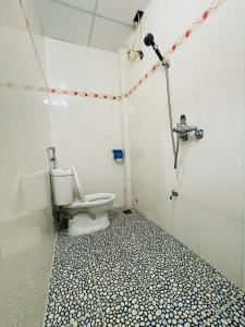 Phòng tắm tại Lien Huong Hostel