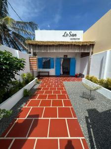 Gallery image of HOMESTAY LOSAN hoà phú - phan rí cửa in Ấp Hải Tân