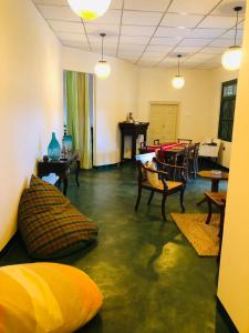 Χώρος καθιστικού στο Rathkarawwa Heights