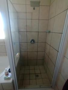 Ένα μπάνιο στο Luxury Living in Jbay +13 φωτογραφίες