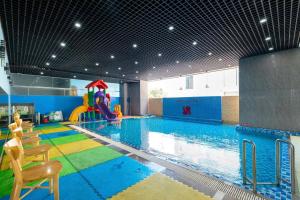 Swimmingpoolen hos eller tæt på Căn hộ Oasky