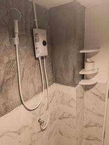 Ένα μπάνιο στο Cottage Hill at Lanta +55 φωτογραφίες