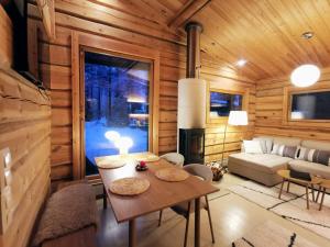 Μια τηλεόραση ή/και κέντρο ψυχαγωγίας στο Syöte Cottage