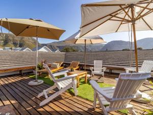 Nespecifikovaný výhled na hory nebo výhled na hory při pohledu z penzionu