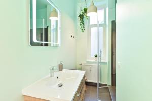 Ένα μπάνιο στο Luxus Apartments - Mitten in Deutschland - Perfekte Lage - Parkplatz +47 φωτογραφίες