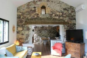 Μια τηλεόραση ή/και κέντρο ψυχαγωγίας στο 17Th Century Renovated Barn In Valdeblore