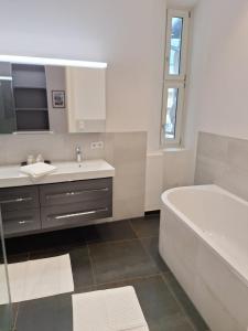 Un baño de Innsbruck Residence 18 fotos más