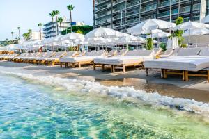 Пляж на территории дома для отпуска или поблизости