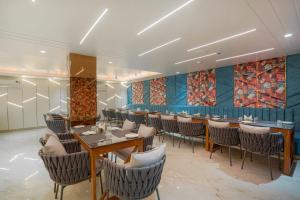 Posezení v ubytování Hotel SG Continental Amritsar !! Prime Location ! Parking ! Open Terrace