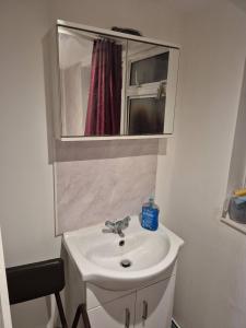 Φωτογραφία από το άλμπουμ του Private Room, closer to train station σε Aldershot