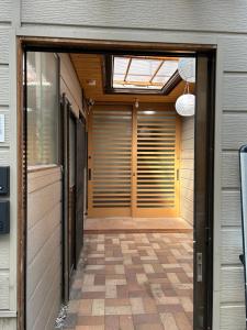 Φωτογραφία από το άλμπουμ του 岡山駅から徒歩7分一棟貸切りモダンな古民家 στην Οκαγιάμα