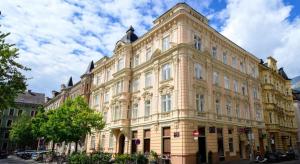 El edificio en el que está el departamento