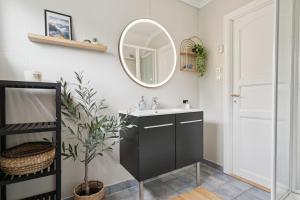 Un baño de House in the middle of Lofoten - Leknes 17 fotos más