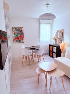 Φωτογραφία από το άλμπουμ του La Parenthèse proche Airbus, Meett, Parking privé proche Aéroport σε Μπλανιάκ +6 φωτογραφίες