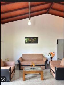 Un lugar para sentarse en SB SARASWATHy