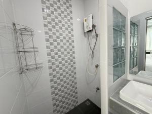 Ванная комната в Home Hug You +18 фотографий