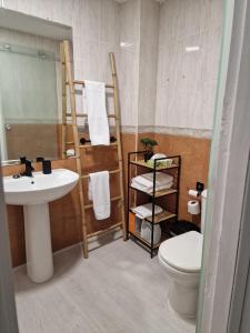 Koupelna v ubytování La Atalaya del Bailón