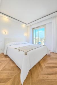 Кровать или кровати в номере Apartment 4 guests front of the sea