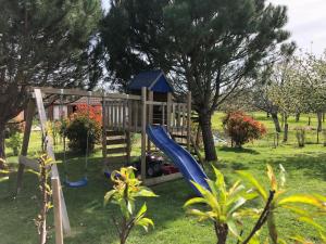 Ο χώρος παιχνιδιού για παιδιά στο Villa 5 Etoiles avec piscine chauffée Proche plages et Pays Basque