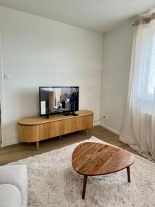 Μια τηλεόραση ή/και κέντρο ψυχαγωγίας στο Les Chantereines +15 φωτογραφίες