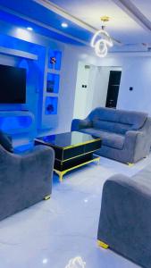 Khu vực ghế ngồi tại Onpoint luxury Apartment