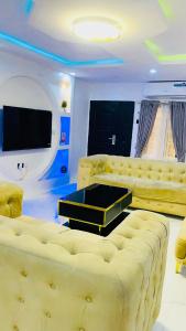 TV/trung tâm giải trí tại Onpoint luxury Apartment